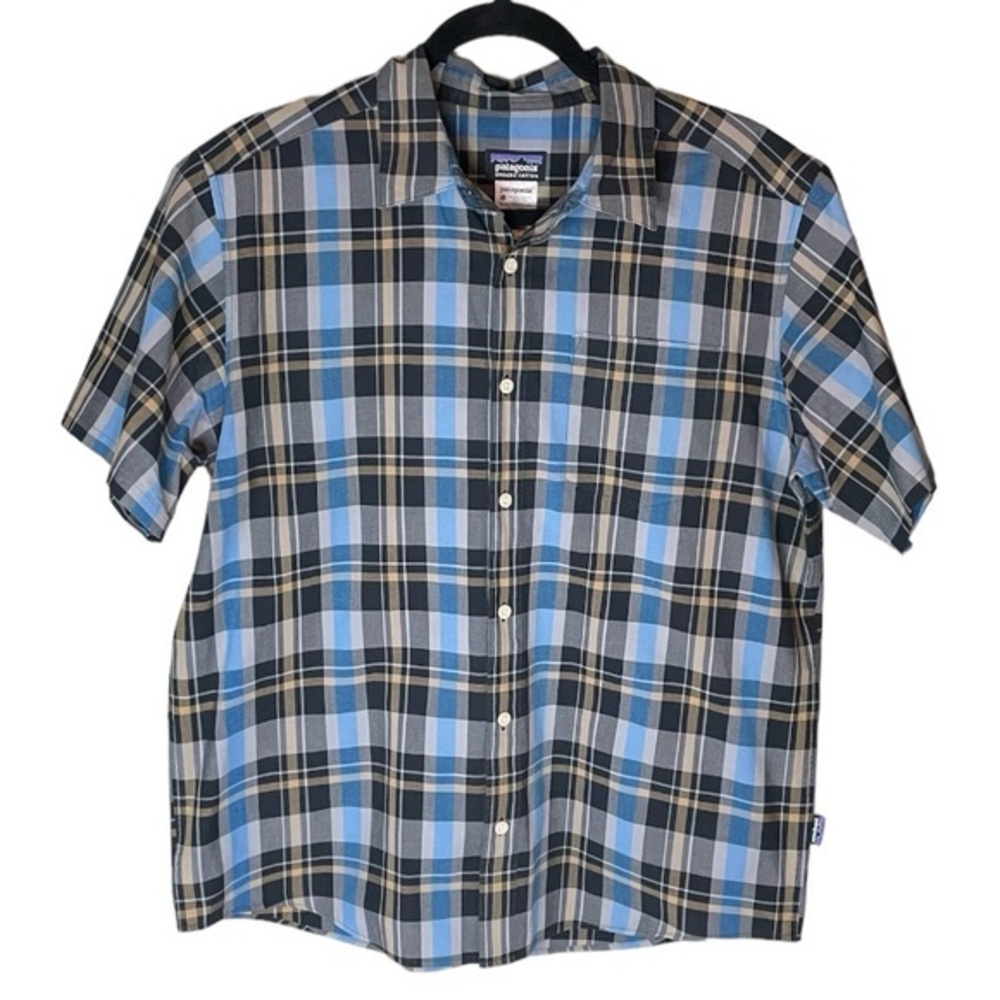 Patagonia Organic Cotton Navy Blue Plaid‎ Short Sleeve Button Up Size Medium